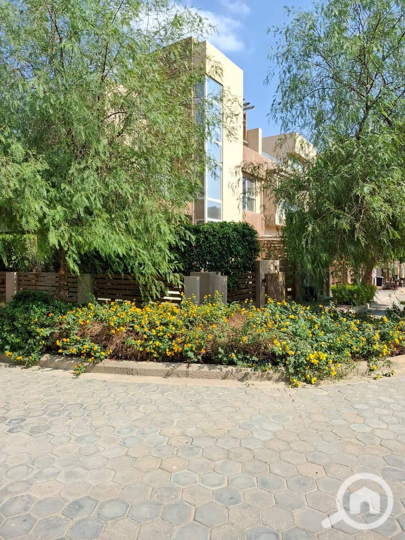 5 WhatsApp Image 2025-10-18 at 11.46. 52 AM (2). jpeg