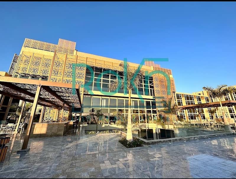 4 f548de25-09f4-405b-b19f-78939f34a991. jpg