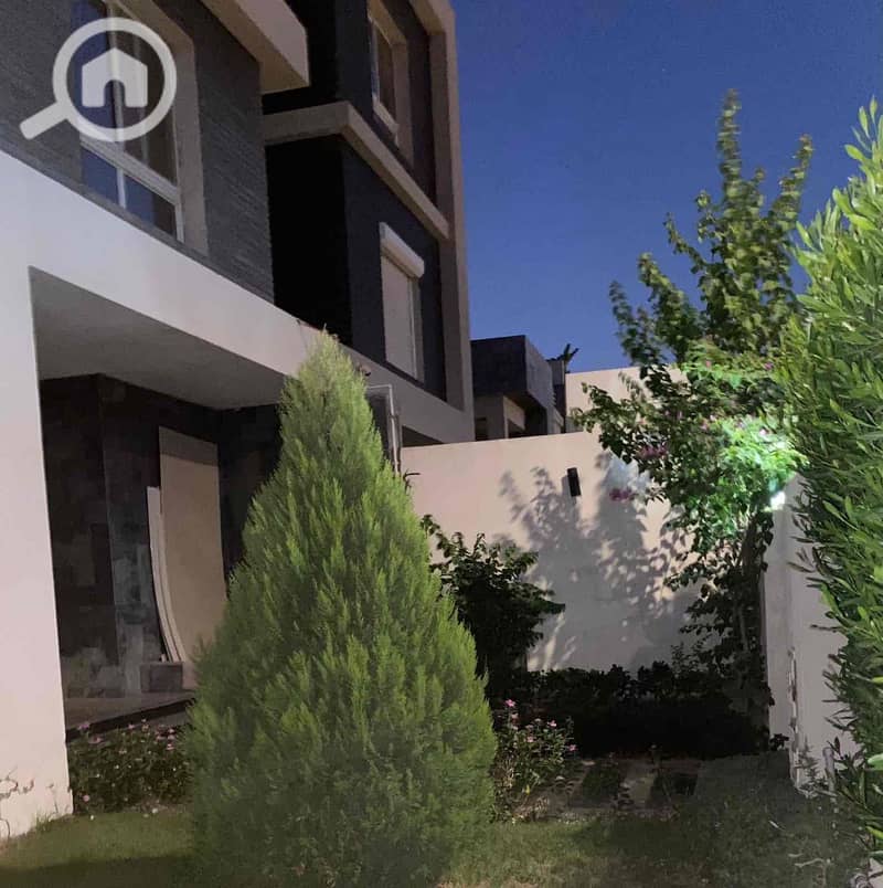 14 eeecb68d-81d3-4a5c-aaa4-5a702babc65b. jpg