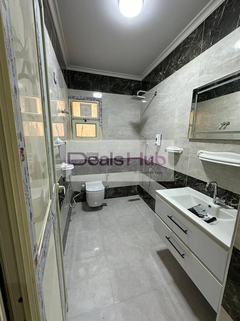 10 7d643874-6a9c-4802-baee-7058d45b03a8. jpg