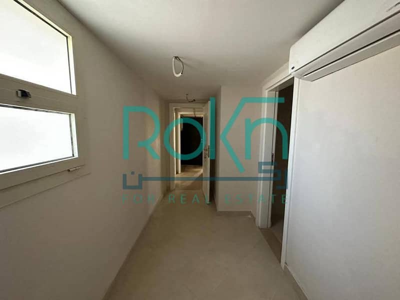 5 b93ef907-cf79-4eae-9f66-bb1c497a74b8. jpg