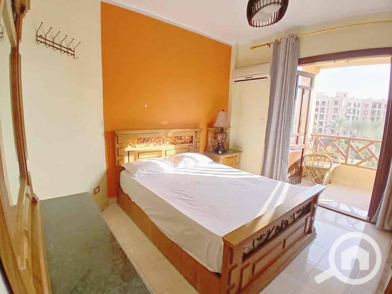 4 ef907b95-7c2a-445d-bd4f-6879f51f856a. jpg