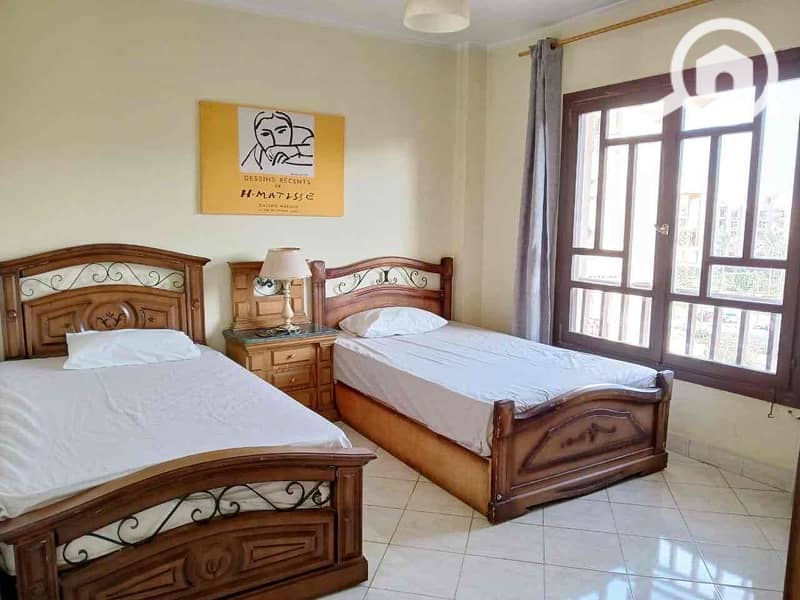 8 439d3b7f-f873-4e7e-8232-0dfcf5c8c66f. jpg