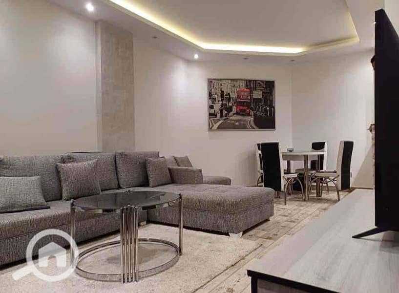 2 298370b7-f5ee-4d92-b5c1-835489943b37. jpg