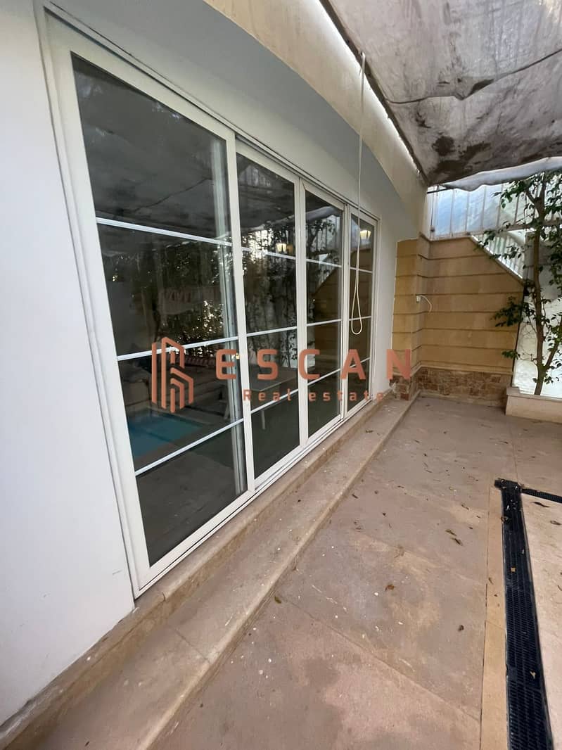 11 U303940 (13). jpg