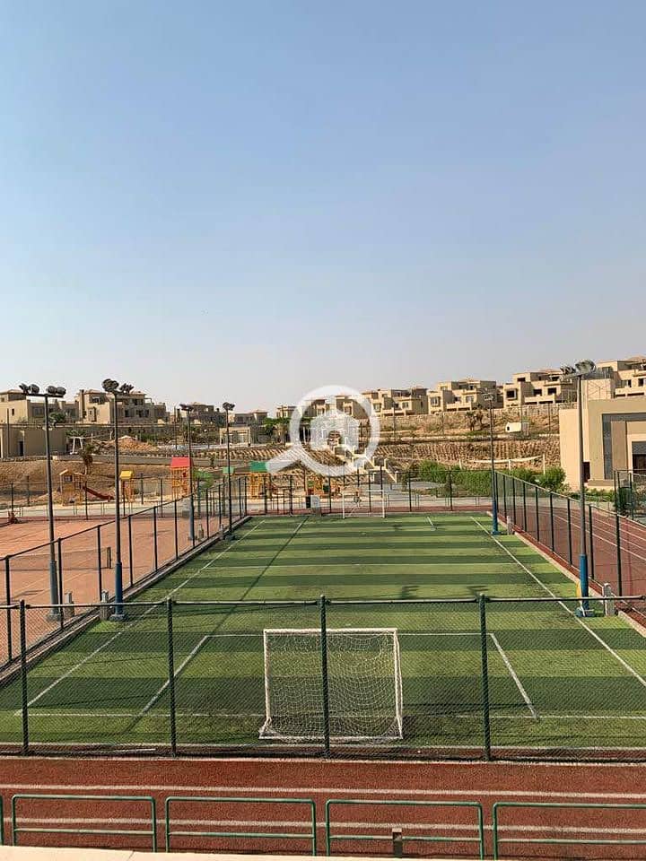 8 546912979_24220925270937654_4124617746079579848_n. jpg