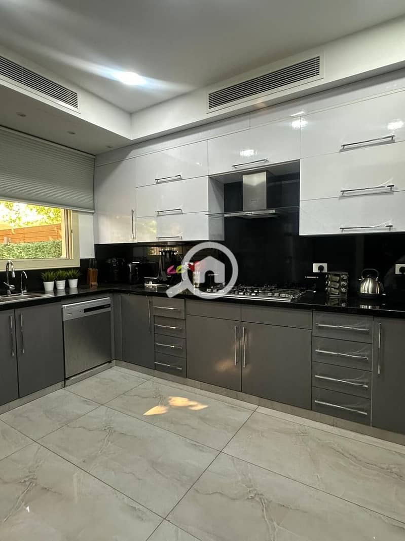 10 WhatsApp Image 2025-10-07 at 15.05. 34_a5e2d7cd. jpg