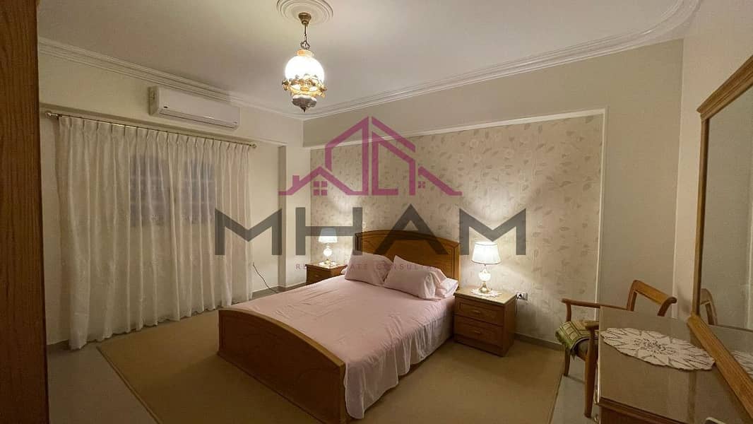 8 photo_5825748453127031816_y. jpg