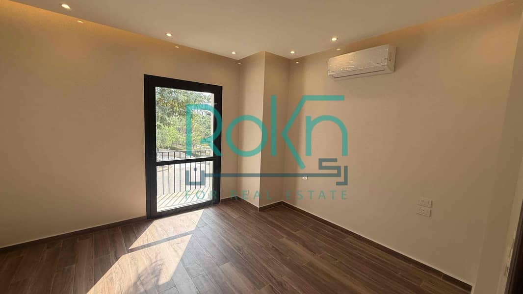 16 e754eaf7-8e72-4640-9934-f163d337eb94. jpg