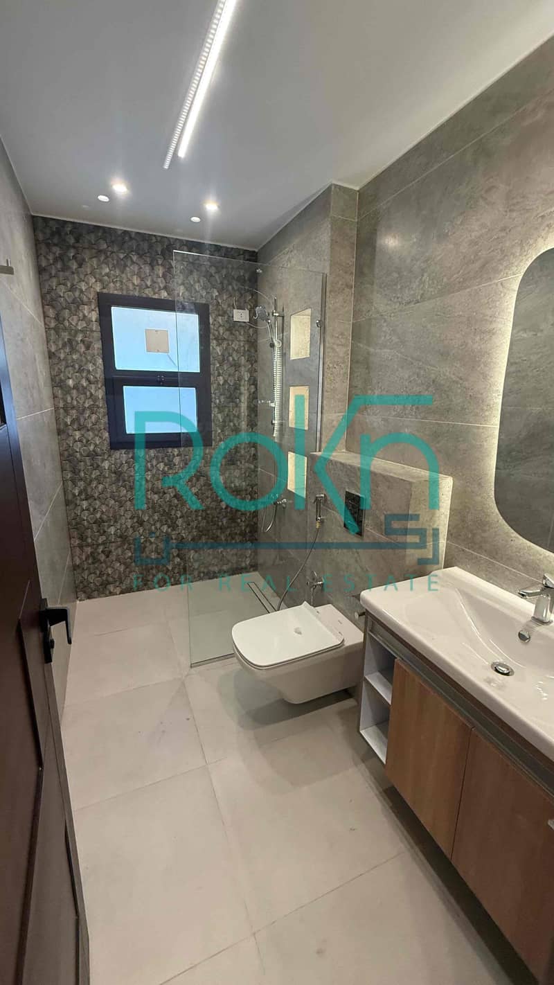 19 f748a3c0-d4e4-4ea2-a932-9ff8f02c5ac6. jpg