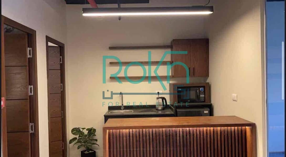 8 4fce9ace-7a03-4a31-b8fa-f4d35bbeff09. jpg