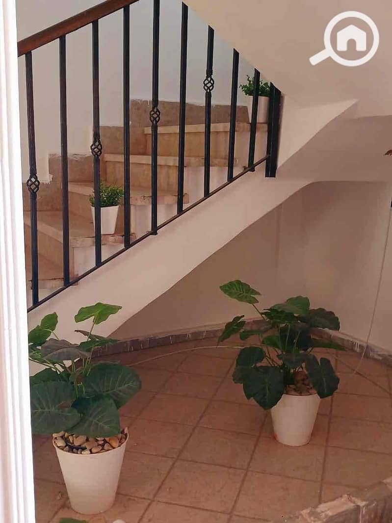 5 9c6ff8b9-eedc-418f-9b80-825b9d62efb1. jpg