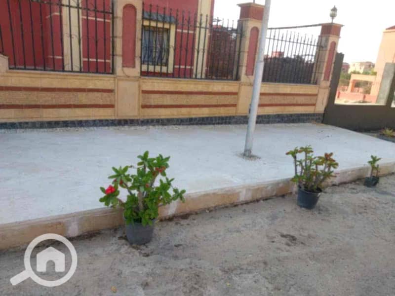 12 854d84e5-1cf8-4b87-b989-22ee3a8e5751. jpg