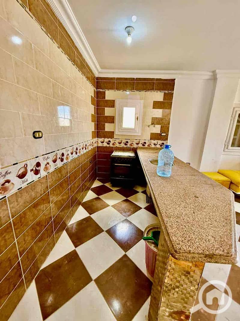 4 a43cd3ce-a008-42f2-983e-ee8c552788d7. jpg