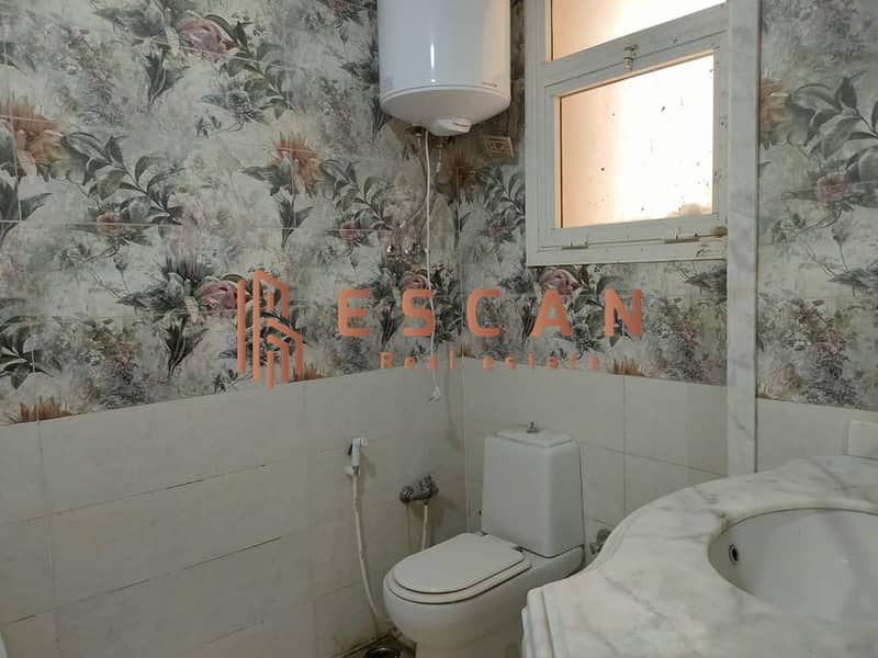 10 U833049 (16). jpg