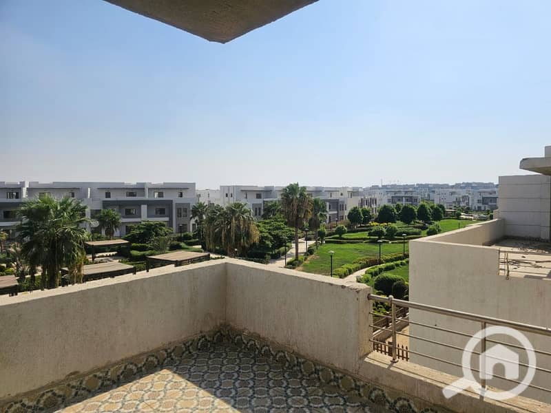 4 a70699b3-1897-4594-bec9-5330aaae6642. jpg