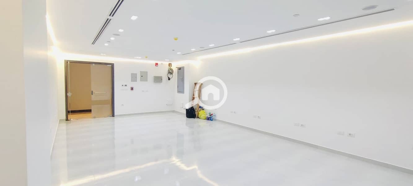 2 WhatsApp Image 2025-11-18 at 12.22. 56_95dc2c98. jpg