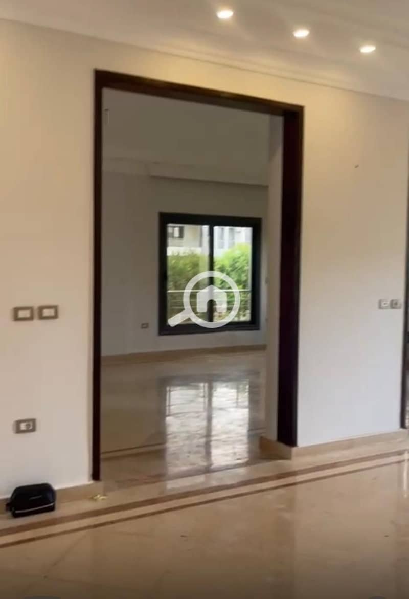 8 e2ad8bee-f450-4484-9b96-fd9d5d45dbc6. jpeg