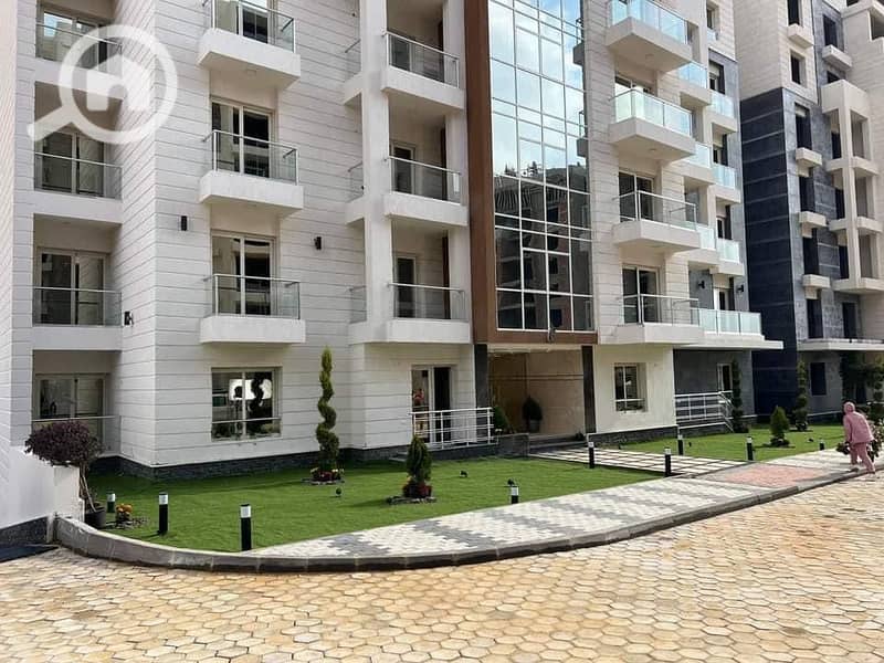 3 2b0189f7-cc83-4aee-8dc7-7f14c8af628f. jpg