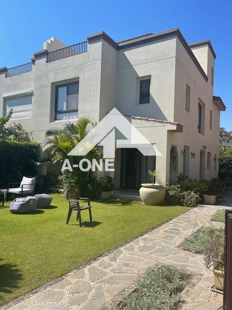 8 ed68ecbf-b5a0-446c-bc56-4e4f8a674c65. jpg