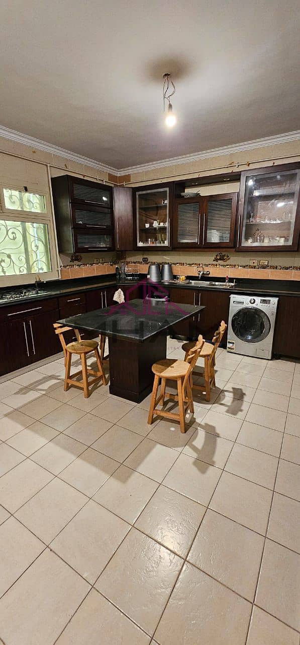 4 photo_5825672956191902736_y. jpg