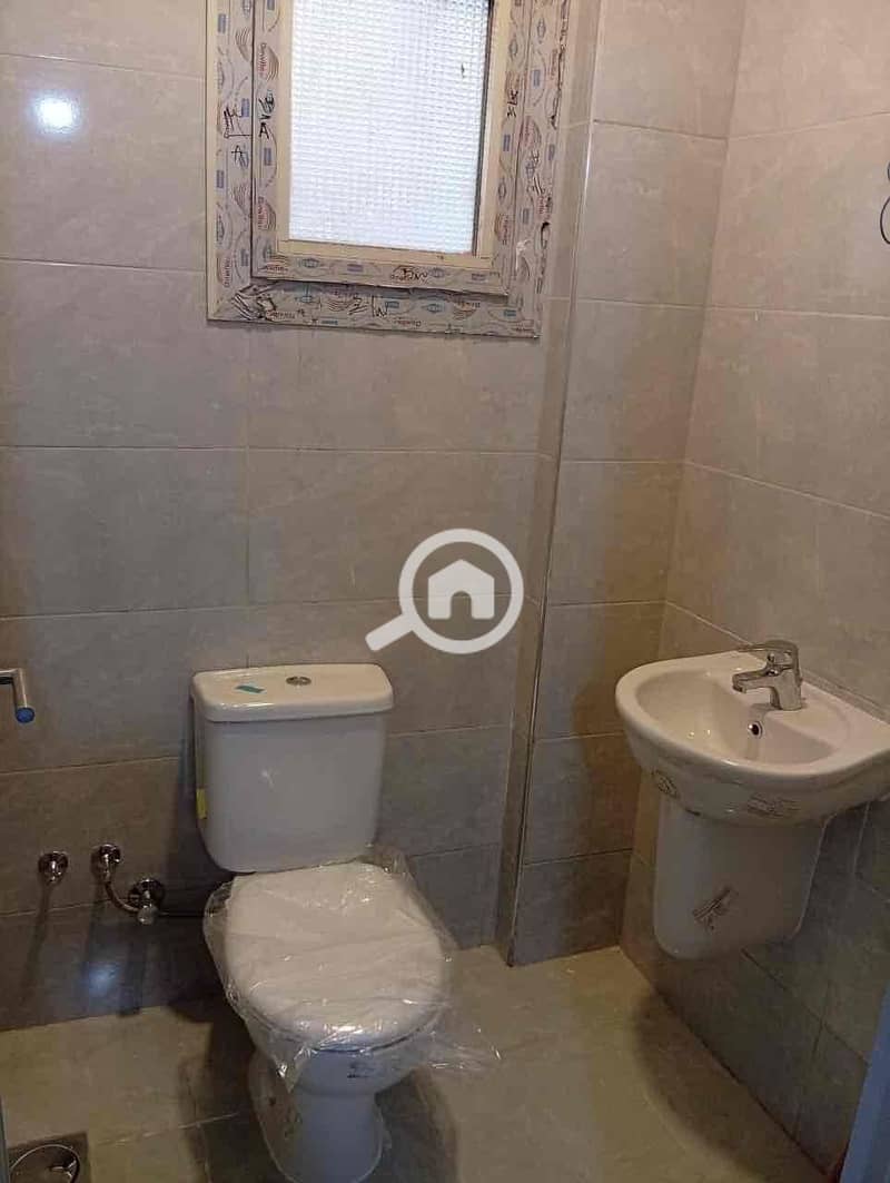 2 c8072b06-68d6-4f9e-8c0c-d0d57e4e55b7. jpg