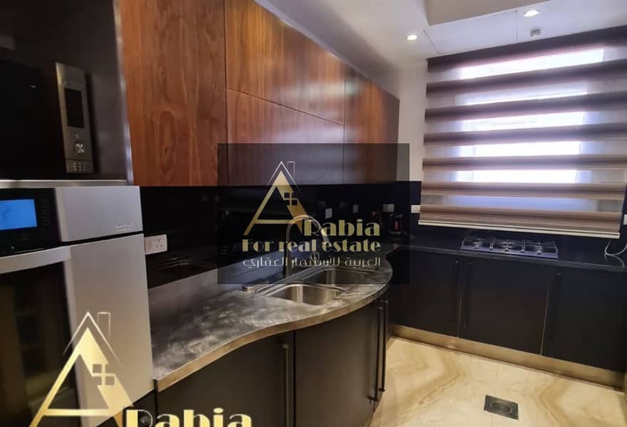 7 990da994-8b05-4574-ae21-7a1547616f10. jpg