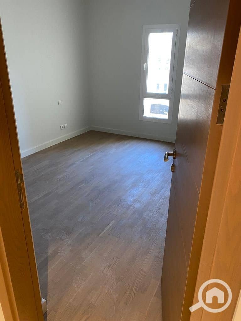 4 d7328d72-ac01-49e5-b686-4ddf8d60003f. jpeg