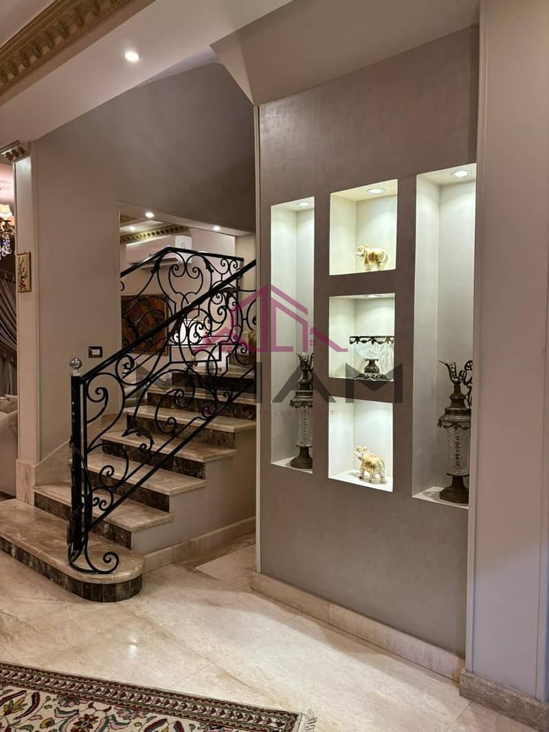 8 photo_5823247227382598818_y. jpg