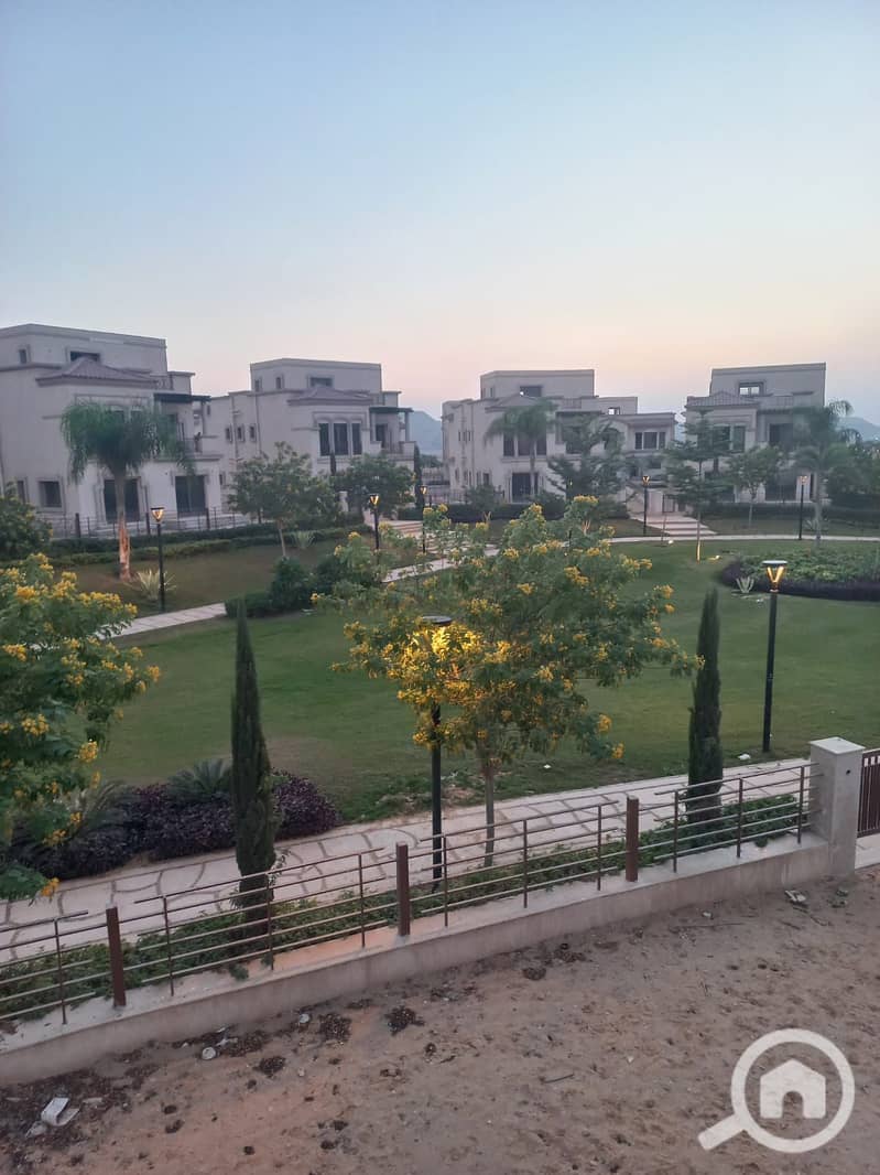 2 3a856d1e-d451-4451-add8-49e7f7470ea1. jpg