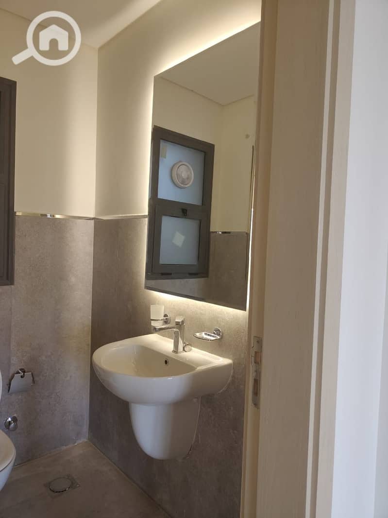 4 d78b8c61-b7db-4587-89f9-868b3595298e. jpeg