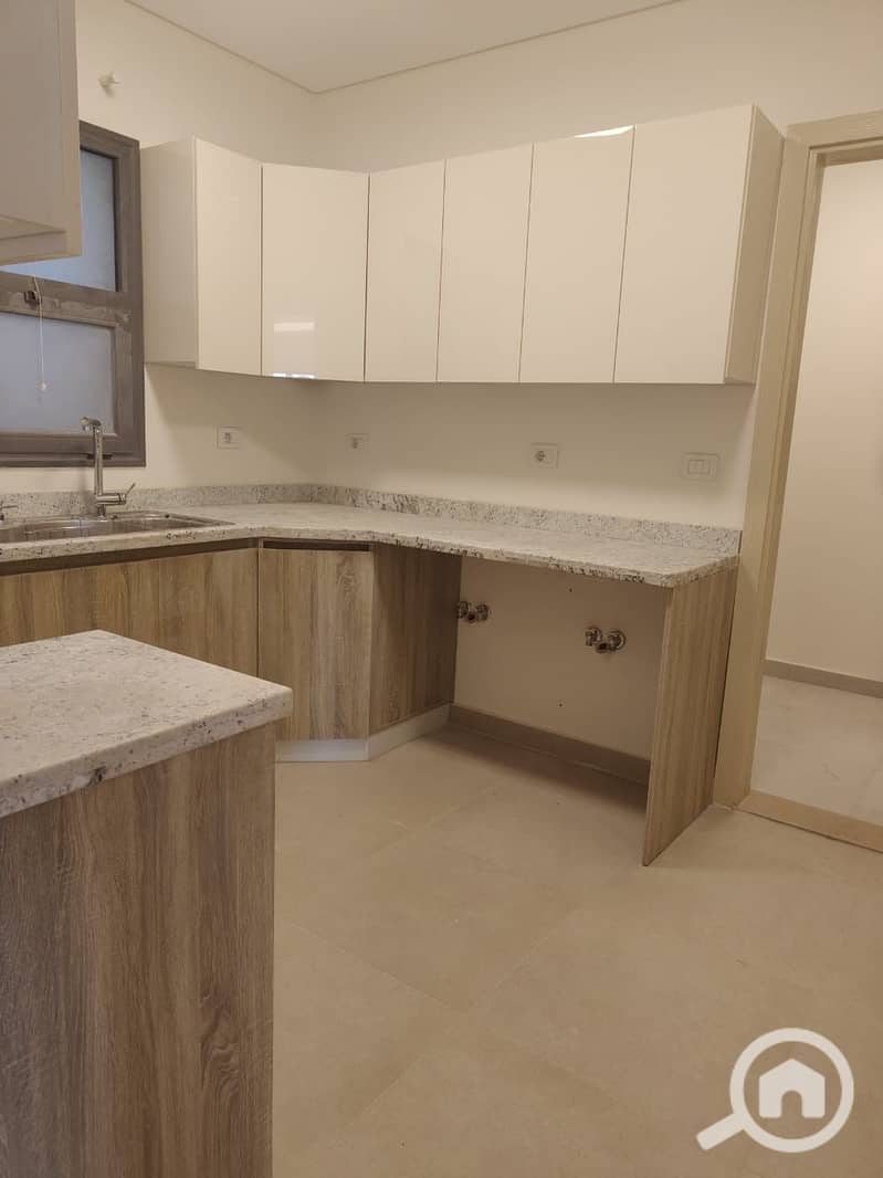 6 58b9f080-e3ec-4b7f-9f58-1b91808bcca6. jpeg