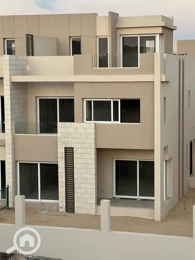 4 Bedroom Townhouse for Sale in 6th of October, Giza - WhatsApp Image 2025-09-16 at 4.45. 36 PM (2). jpeg