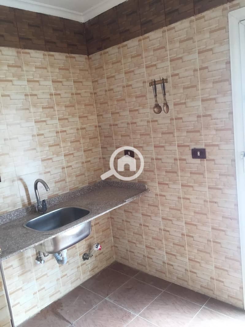 8 cc744208-f09d-4e79-9883-45c2ee0d421c. jpg