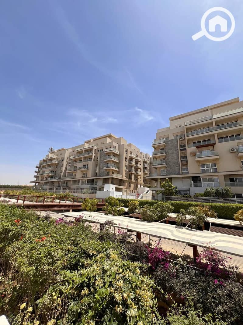 9 afb7a2d9-82fb-40e3-84b2-e668b160c12d. jpg