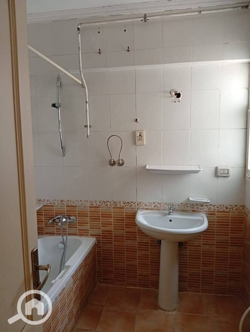 5 5c8fc9a0-8232-4a4d-9efb-35a3d565a7a1. jpg