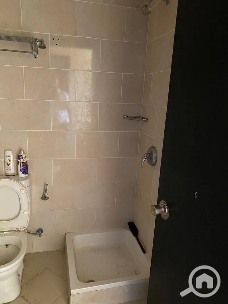 10 e7322d1b-8e91-4c85-8f49-00a41c0a0ad9. jpeg