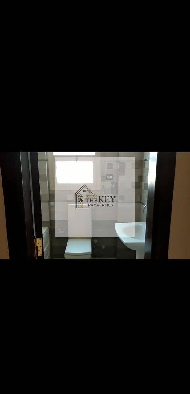 11 c70c6818-4405-4e05-8aef-4f0431608ac4. jpg