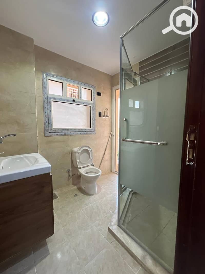 4 3d95b800-31d7-4ecf-80e7-1eb7f7f19112. jpg