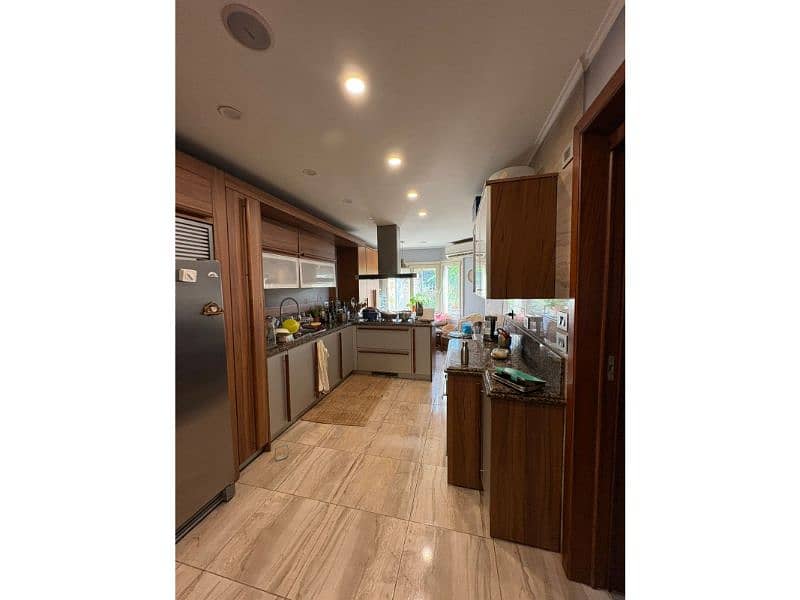 6 b98600fb-950b-4edf-b604-dacaf57cbb3e. jfif. jpg