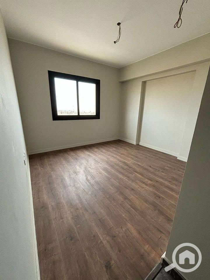 4 houahrilghuilatg. jpg