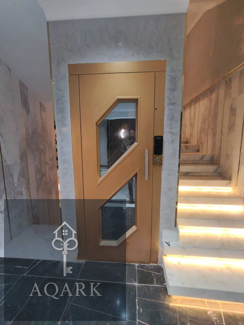 10 4f7c04e4-0b7c-403b-b981-915ebfe22088. jpg