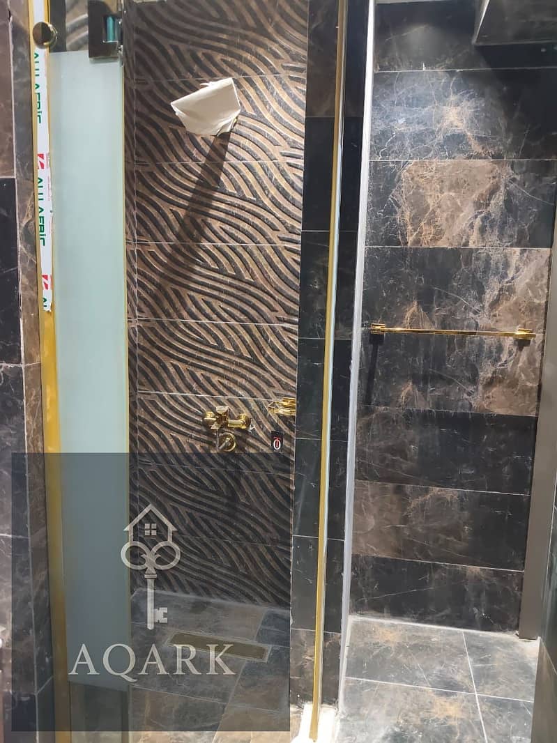 21 814df9a1-0caa-4ee0-94f9-3b6eb3a53b3d. jpg