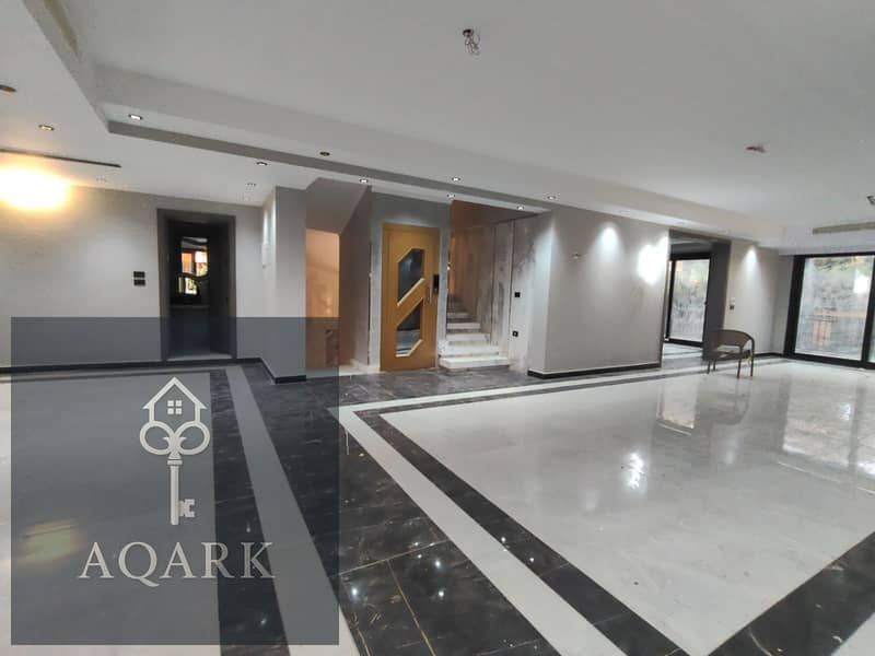 24 9464b2dd-94fd-40c8-a9f4-6495d90146d6. jpg