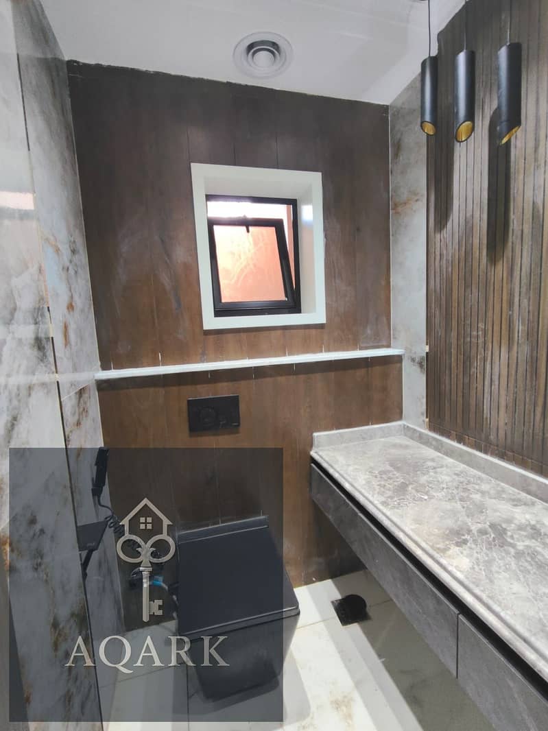 33 ec724f46-3058-47a0-ab10-2ceeae9dd4ff. jpg