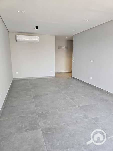 8 6HXIyJrOlFXHZ5Fc9xBuS20A4HMs0cbJpsH83fal. jpeg