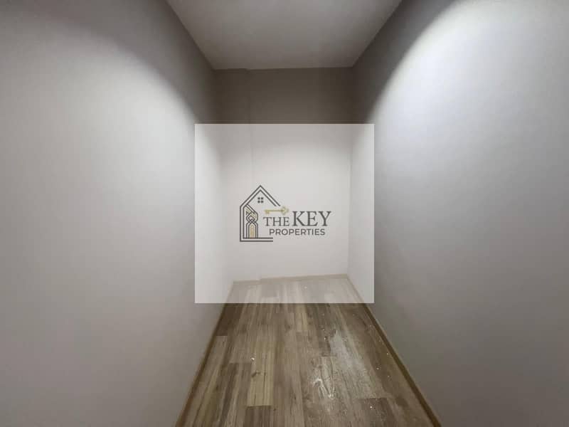 10 WhatsApp Image 2025-11-18 at 17.30. 15_cb263485. jpg