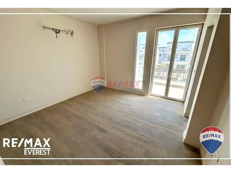 3 23711eff-4313-41bb-80a1-ed02d1bb3a01. jpg