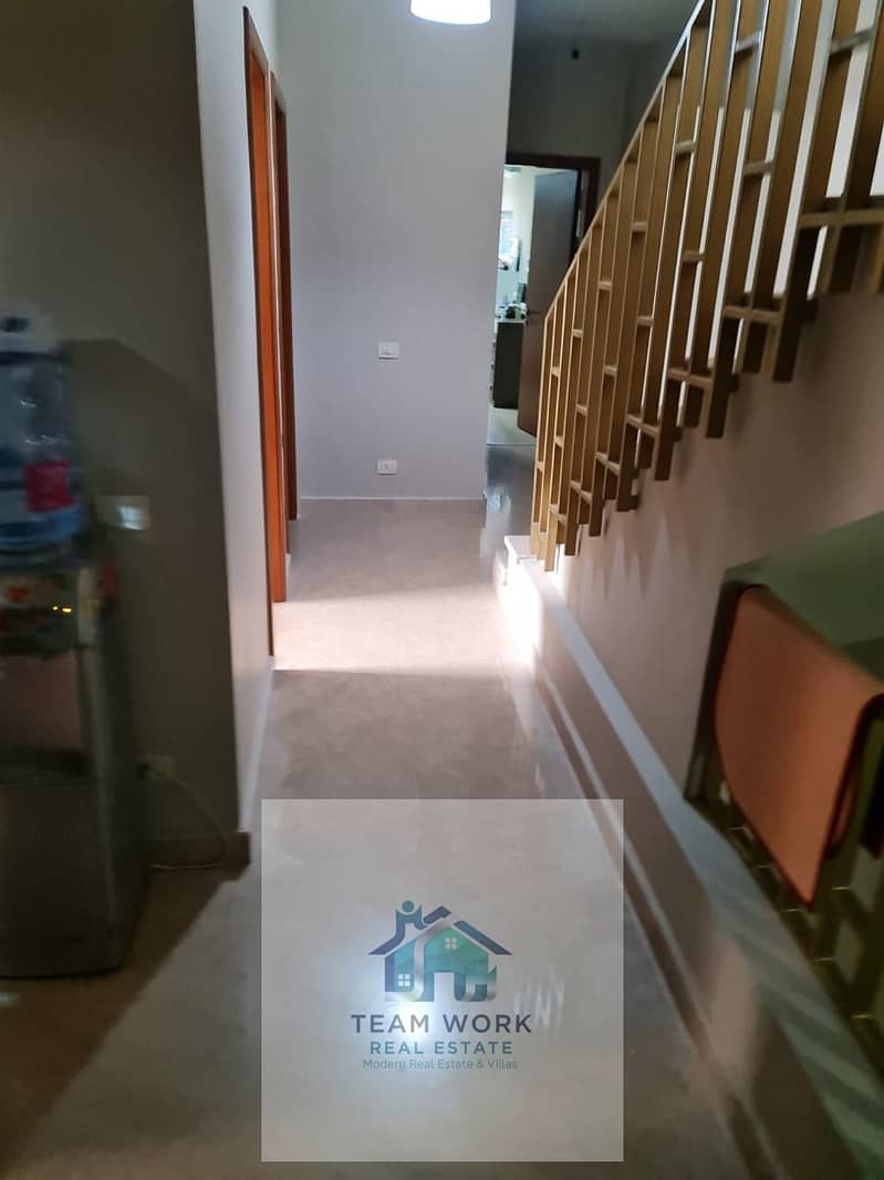 10 08f3b606-b305-49bd-884f-a0cbee80c72f. jpg