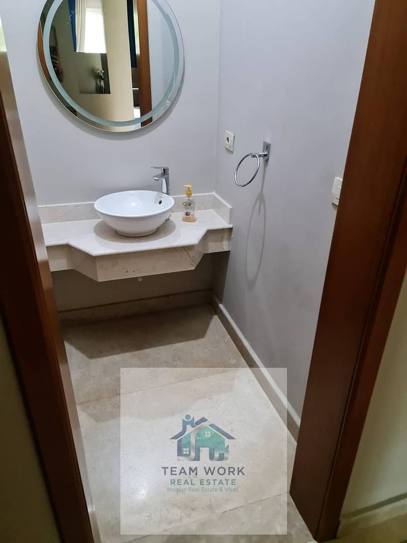 13 c07ae364-f8e8-472a-b442-14801460b90c. jpg